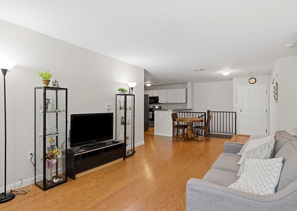 1st image of 30 Franklin St Unit 113