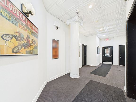 4th image of 311 S 13th St APT 506