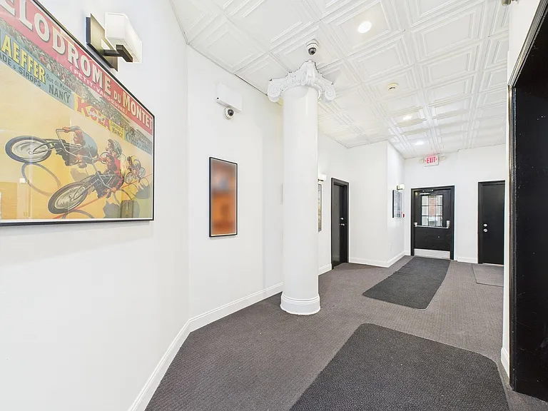 Morris Apartments — Photo 28