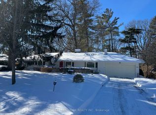 284 Woodland Dr, Oakville, ON L6J4W5