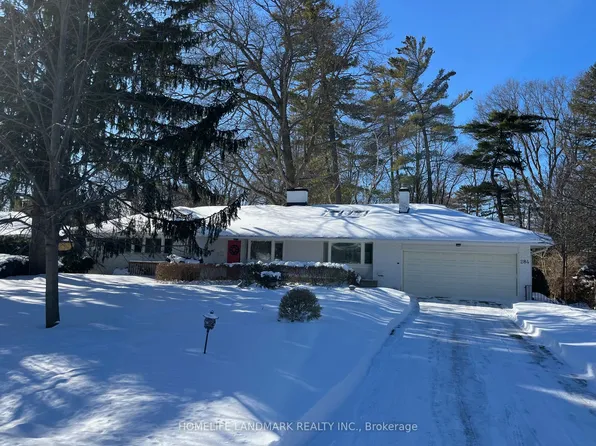 284 Woodland Dr, Oakville, ON L6J 4W5
