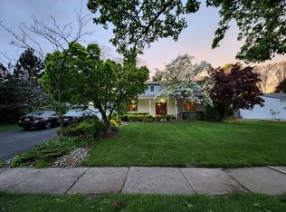 5 Scott Dr, East Brunswick, NJ 08816