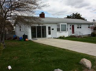 10 Kenyon Rd, Tiverton, RI 02878