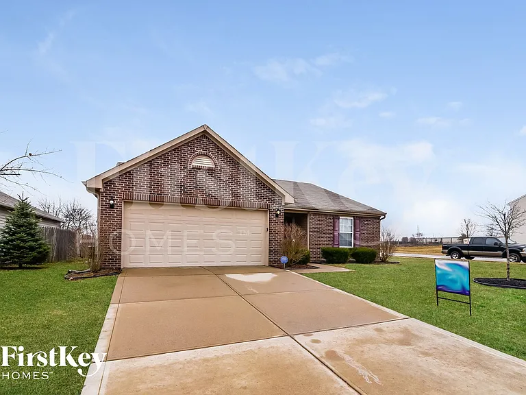 673 Loon Ln — Photo 2