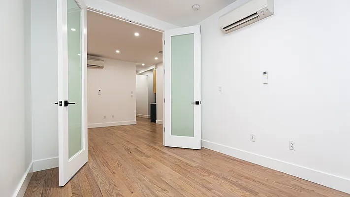 Rented by Nooklyn NYC LLC | media 25