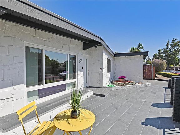 3rd image of 1335 Don Ave