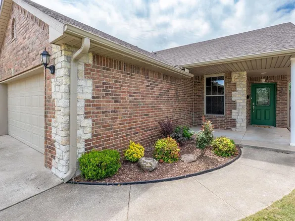 419 W Midland St, Shawnee, OK 74804