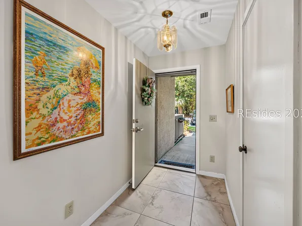 36 Deallyon Ave APT 52, Hilton Head Island, SC 29928