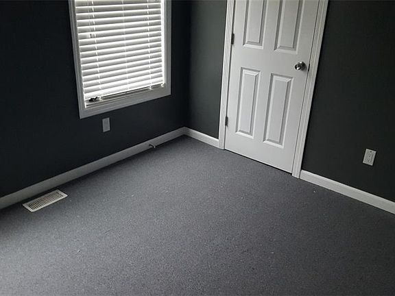 4th image of 358 Hanover St #360