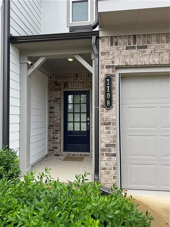 3 bed, 2.5 bath, 1746 sqft, $2,500 — Photo 2