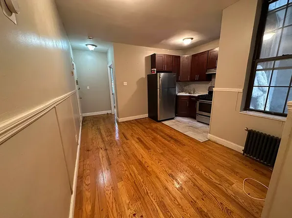 450 48th Street image 3 of 7