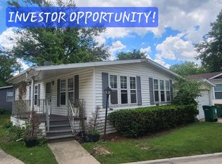 247 Parkwood Rd #48, Elgin, IL 60123