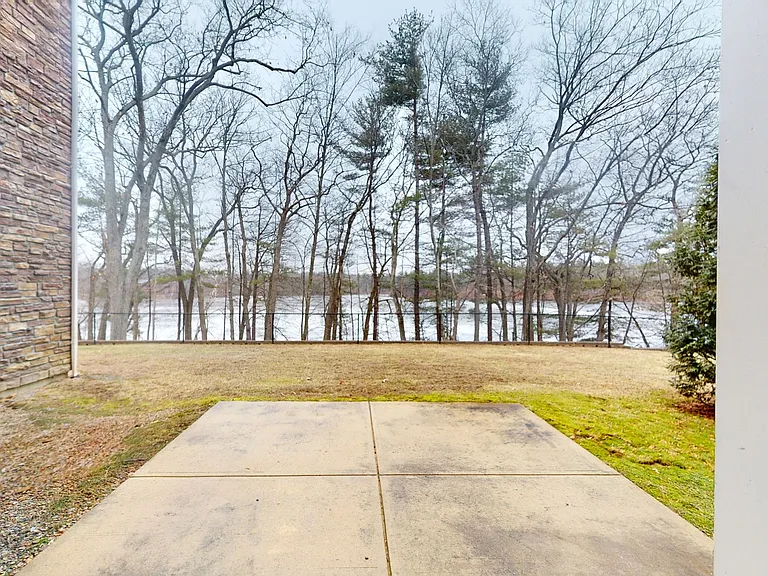 Lodge at Ames Pond — Photo 51