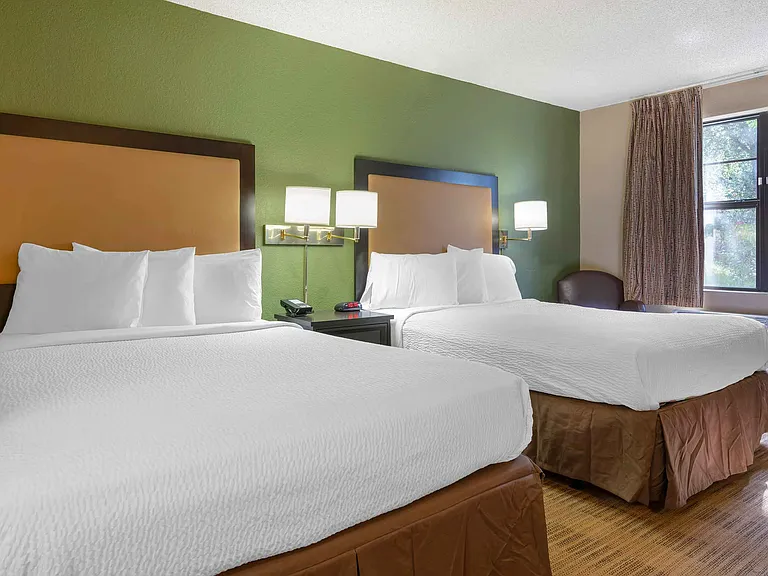 Studio Suite - 2 Full Beds