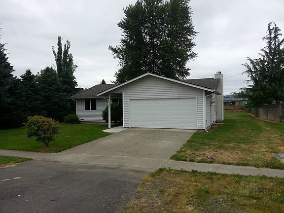2nd image of 608 Calistoga St W