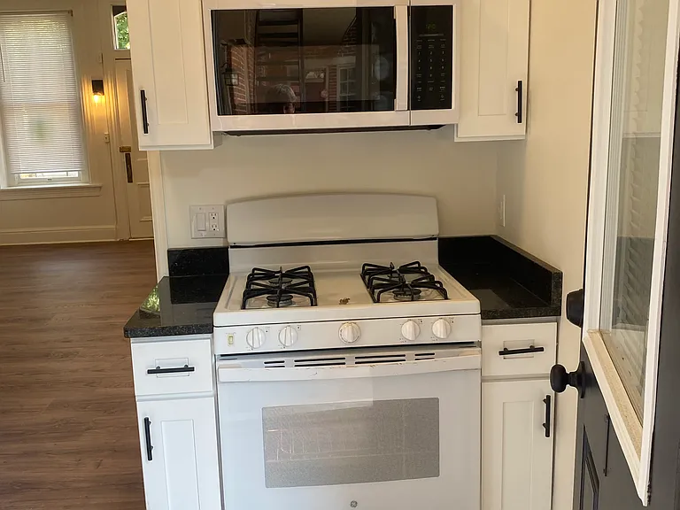 128 N Pine St #1 — Photo 9