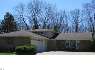 5487 Beacon Hill Ct, Seven Hills, OH