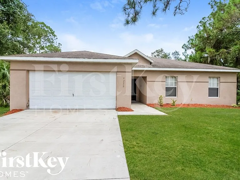 4220 S Cranberry Blvd — Photo 1