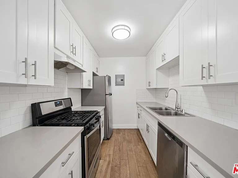 7209 Willoughby Ave #5 — Photo 4