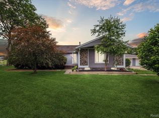 10211 Davisburg Rd, Davisburg, MI 48350