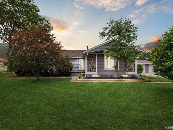 10211 Davisburg Rd, Davisburg, MI 48350