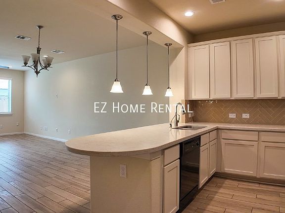 4th image of 5507 Evanston Ln