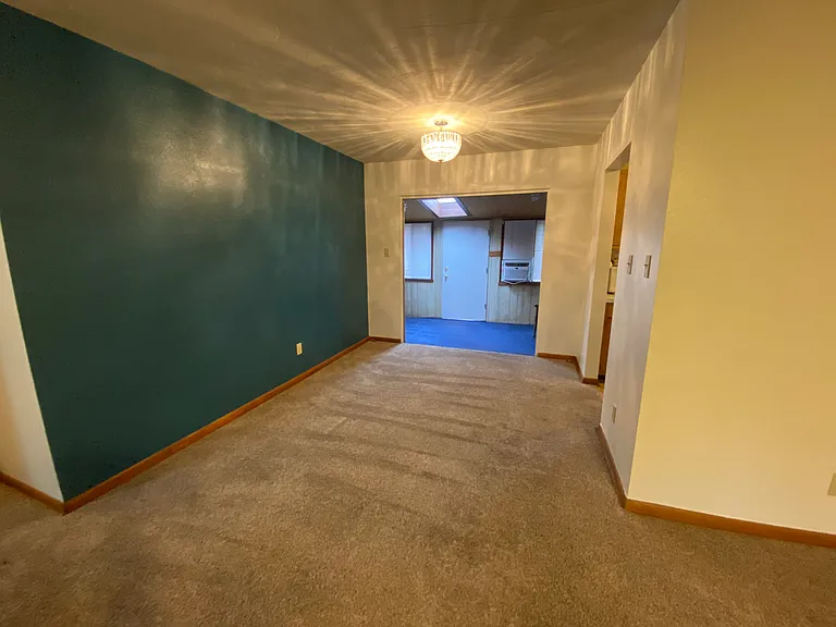 2023 Mountain View Ave — Photo 4