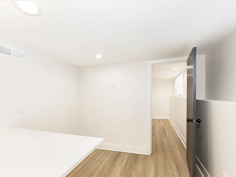 4849 W Hutchinson St #1 — Photo 24