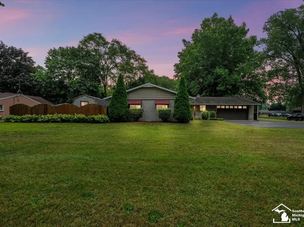 7498 Apache Trl, Temperance, MI 48182