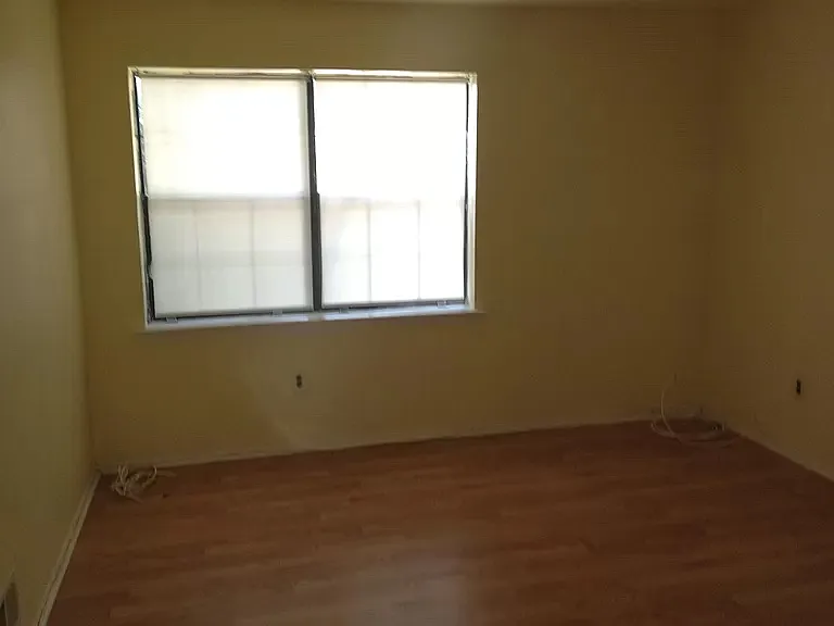 1207 Green Hollow Dr — Photo 3
