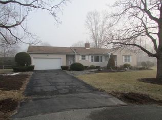 20 Andover Rd, Longmeadow, MA 01106