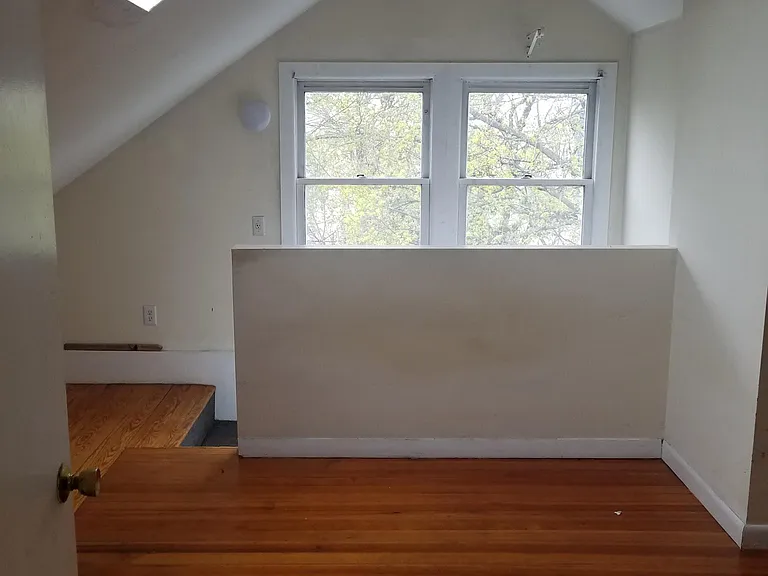 129 W Adams St — Photo 6