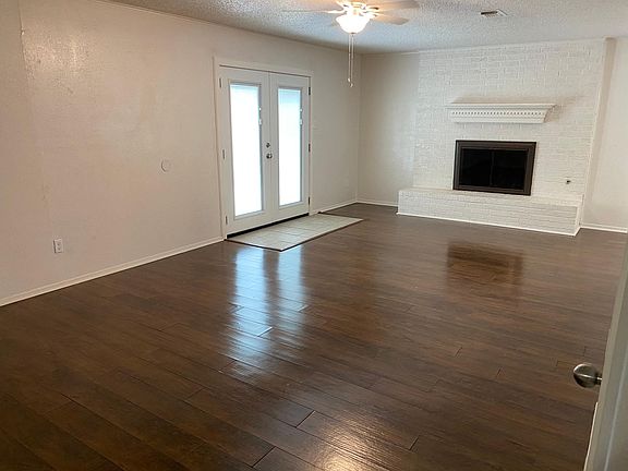 4th image of 901 Prestwick St