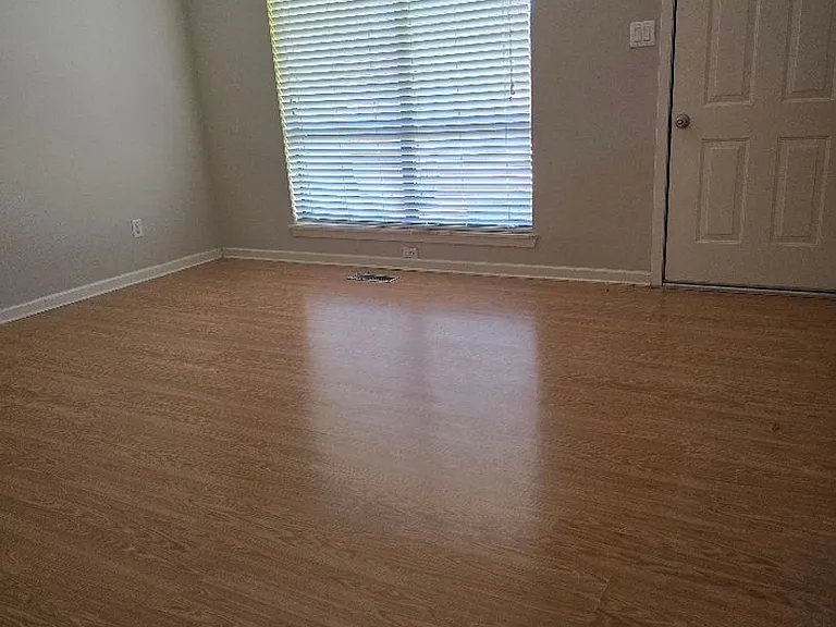 104 Ridgeview St — Photo 2
