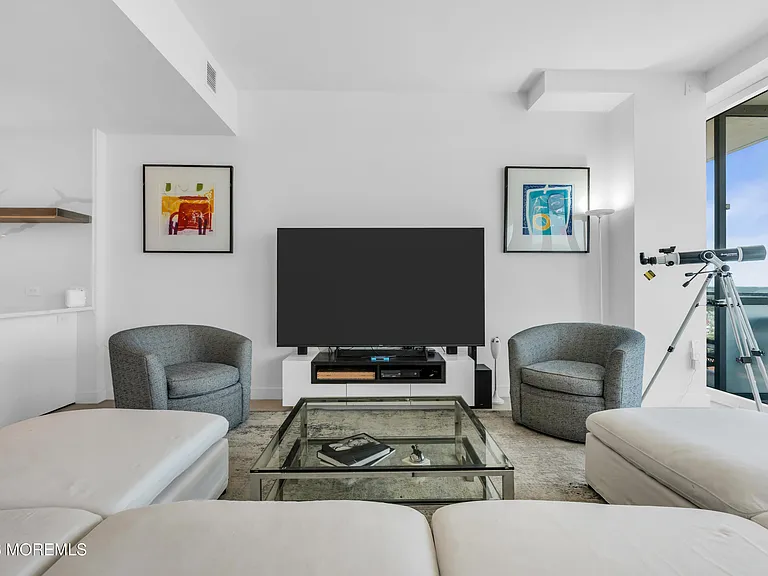 1101 Ocean Ave #1510 — Photo 24