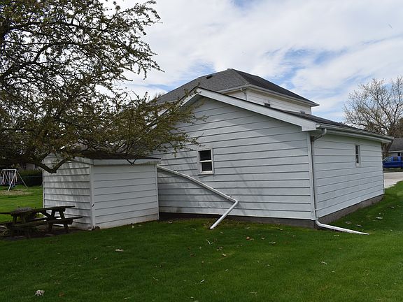 4th image of 208 S Jefferson St