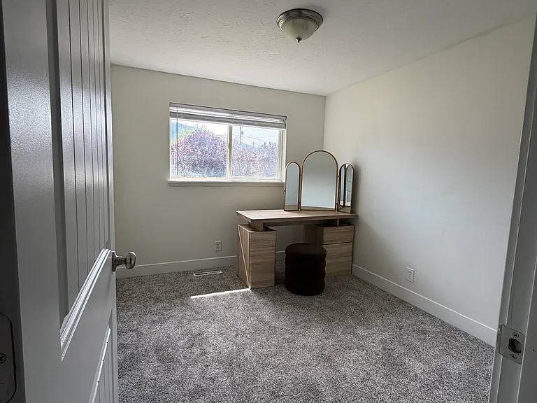 9970 S Poppy Ln E — Photo 3