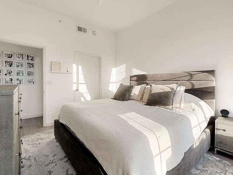 3225 Turtle Creek Blvd #814 — Photo 13