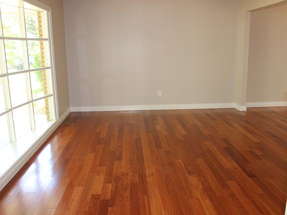 4th image of 3753 Hawthorne Dr
