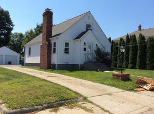 84 Wayland Ave, Cranston, RI 02920