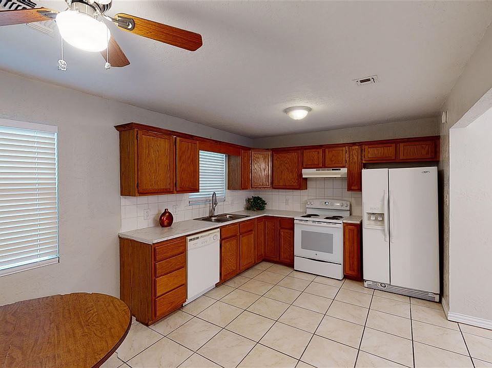 1st image of 727 NW 36th St