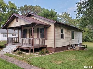 14590 N Maysville Ln, Mount Vernon, IL 62864