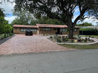 8225 SW 94th St, Miami, FL 33156