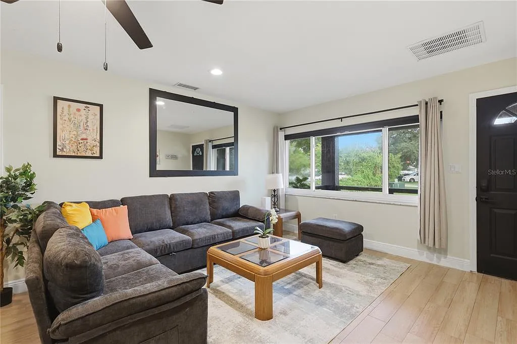 3 bed, 2.0 bath, 1428 sqft, $4,820 — Photo 1