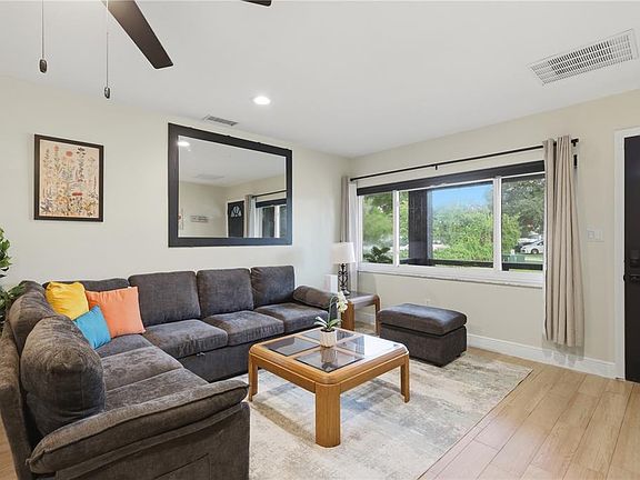 4th image of 2341 Devon Ct