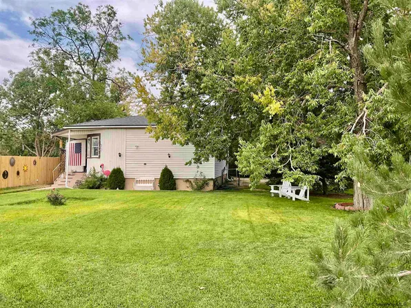 3416 Ridge Rd, Cheyenne, WY 82001