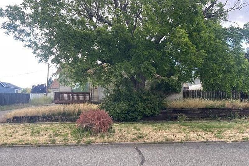 1st image of 315 E Main St