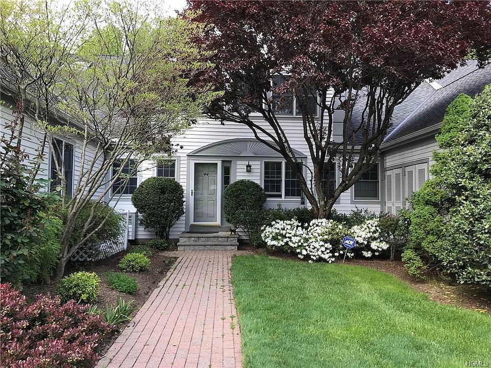 1st image of 44 Brook Hills Cir