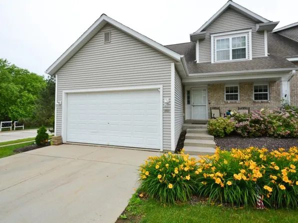 1001 River Place BOULEVARD, Waukesha, WI 53189