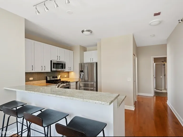 1600 S Prairie Ave #1007 — Photo 6